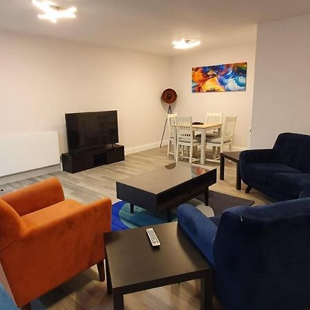 Garland Modern Spacious Apartment, Brentwood 1 Kültér fotó