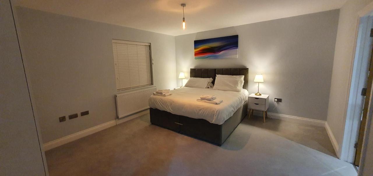 Garland Modern Spacious Apartment, Brentwood 1 Kültér fotó