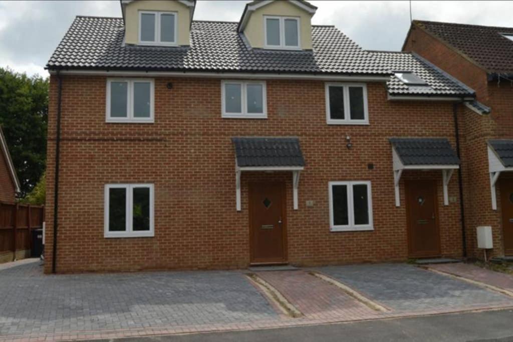 Garland Modern Spacious Apartment, Brentwood 1 Kültér fotó