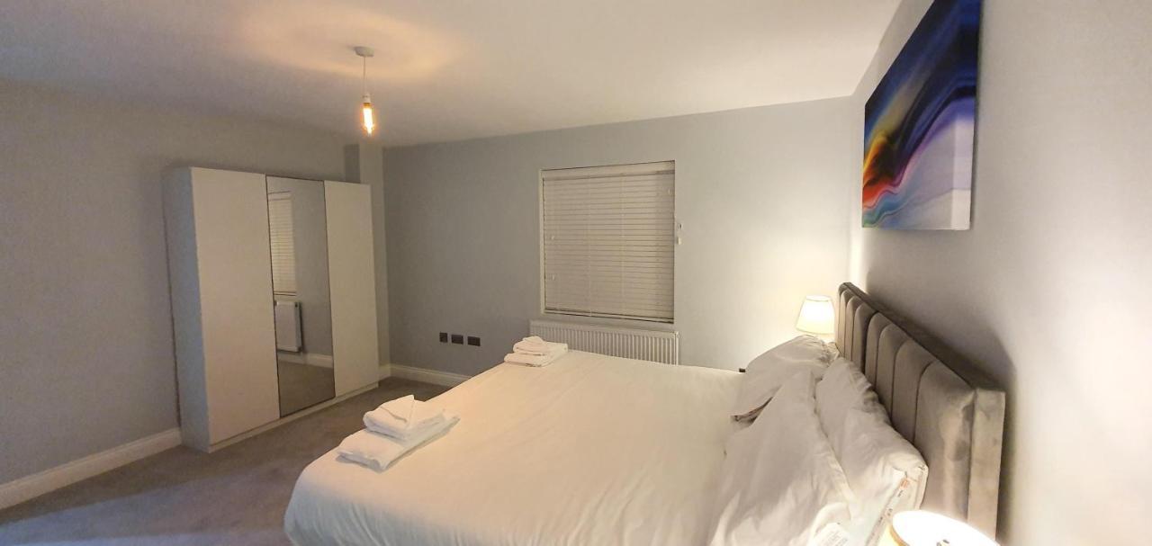 Garland Modern Spacious Apartment, Brentwood 1 Kültér fotó