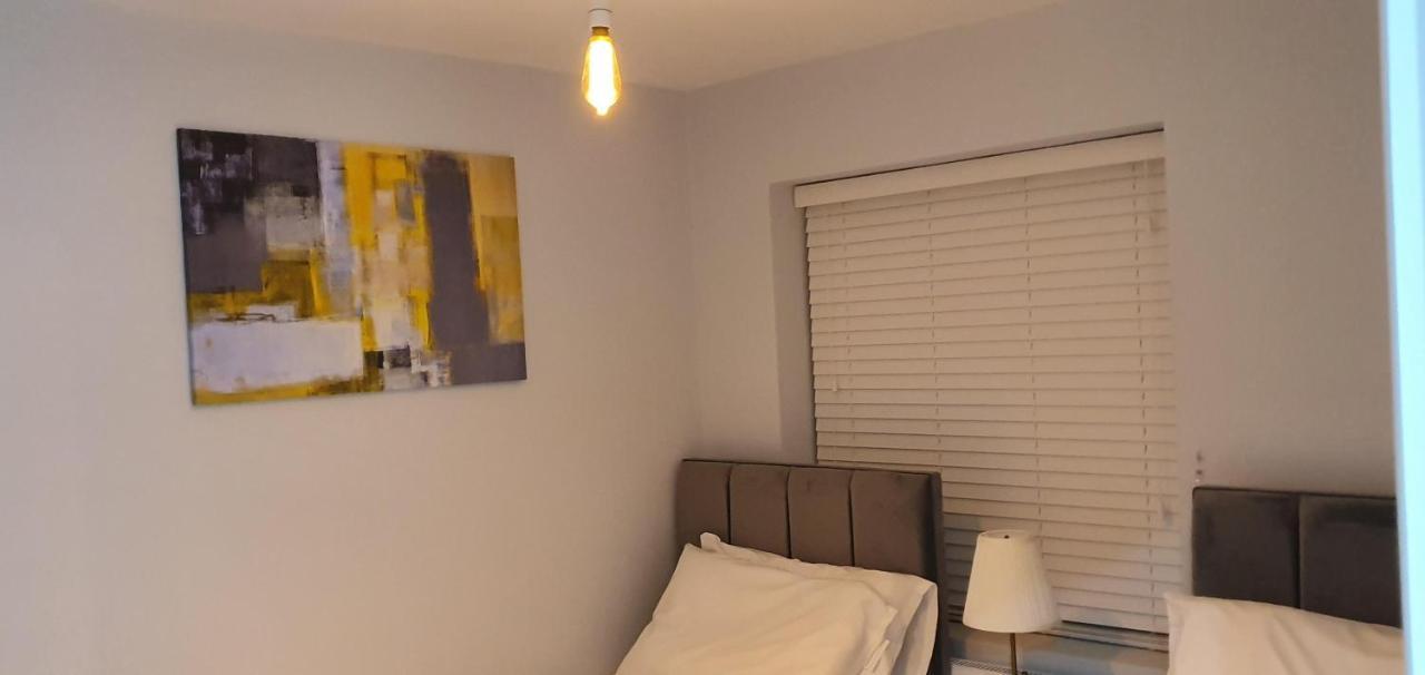 Garland Modern Spacious Apartment, Brentwood 1 Kültér fotó
