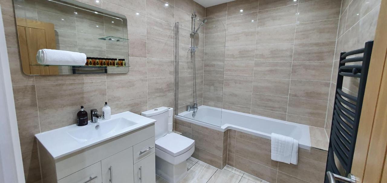 Garland Modern Spacious Apartment, Brentwood 1 Kültér fotó