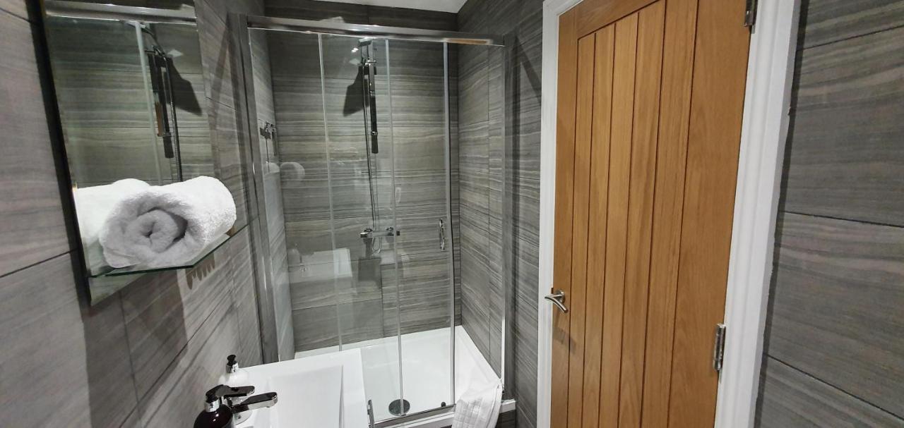 Garland Modern Spacious Apartment, Brentwood 1 Kültér fotó