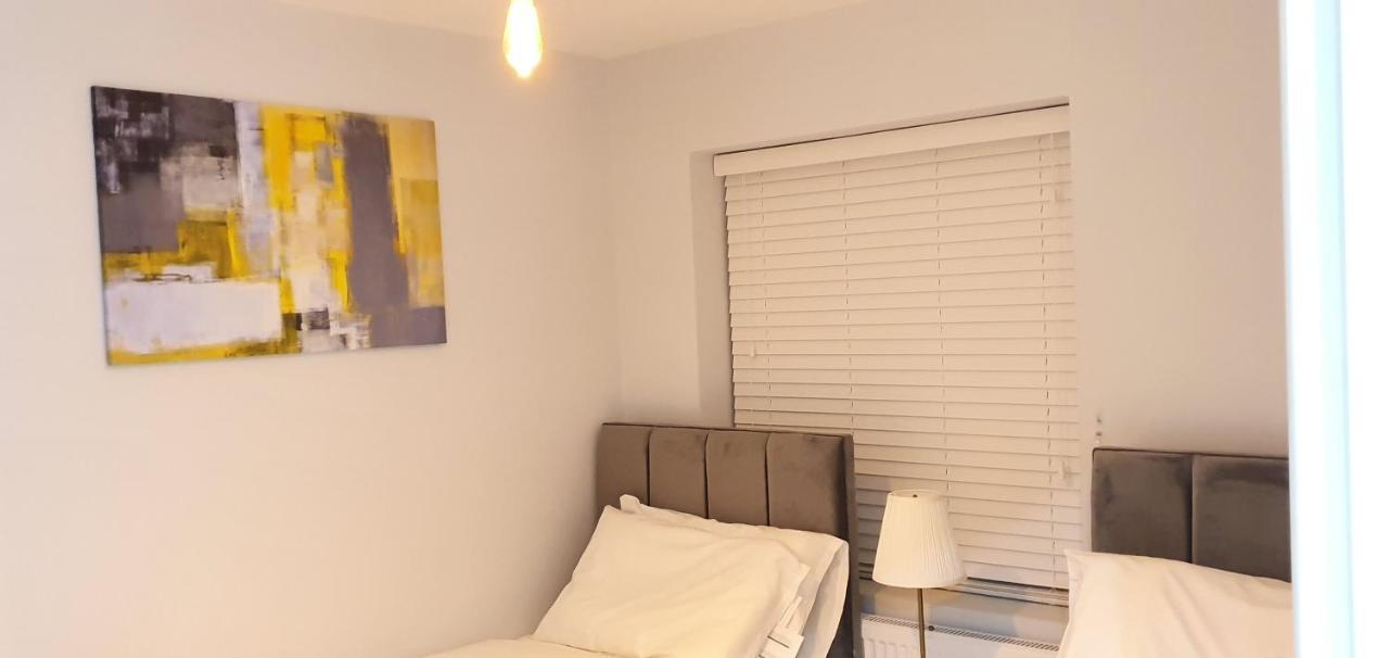 Garland Modern Spacious Apartment, Brentwood 1 Kültér fotó