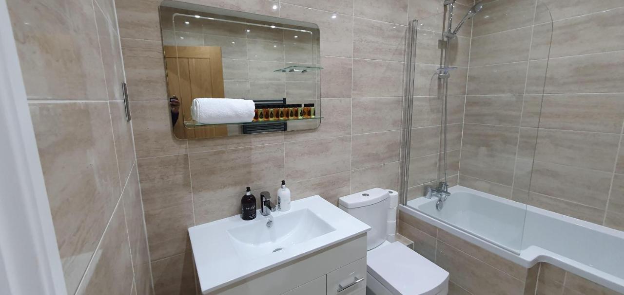 Garland Modern Spacious Apartment, Brentwood 1 Kültér fotó
