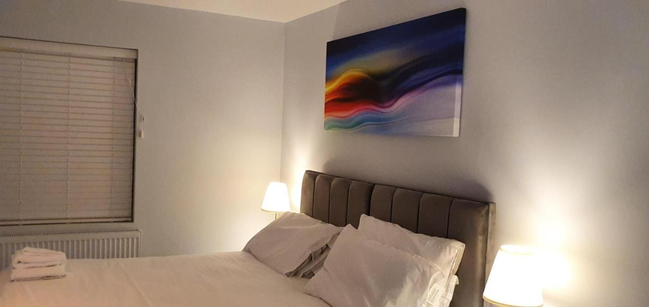 Garland Modern Spacious Apartment, Brentwood 1 Kültér fotó