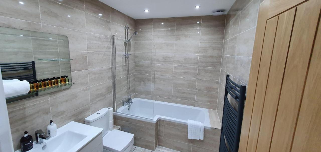 Garland Modern Spacious Apartment, Brentwood 1 Kültér fotó