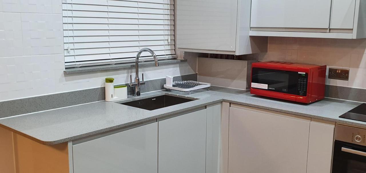 Garland Modern Spacious Apartment, Brentwood 1 Kültér fotó